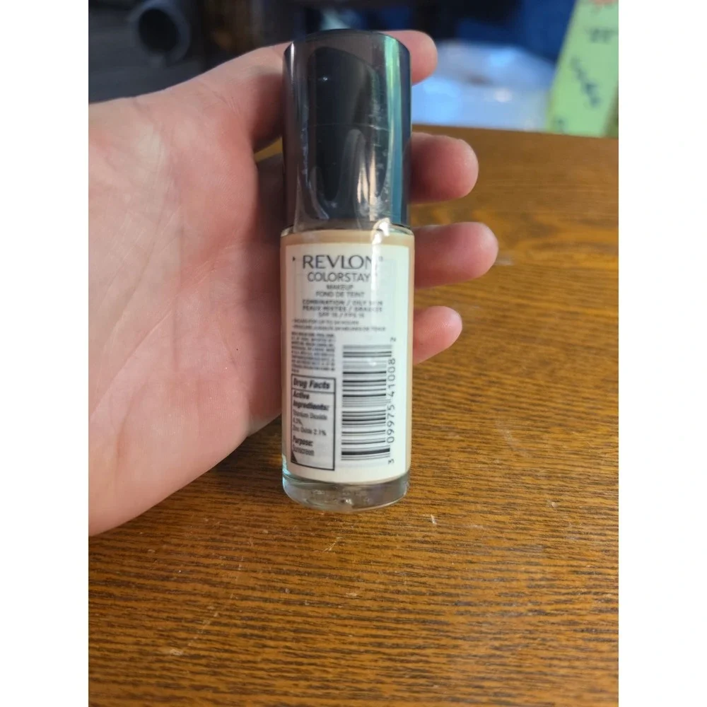 Revlon ColorStay Matte Finish Makeup Combination/Oily Skin #300 Golden Beige